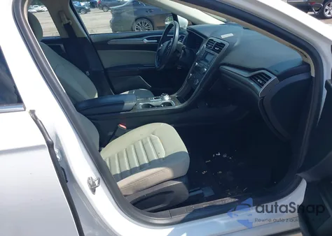 2018 Ford Fusion S z USA, uszkodzony, nr VIN 3FA6P0G70JR103970